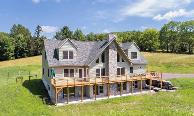 Bovina Center Casa | Immense 4BR Mountain Top Home with Acres of Privacy and Peace