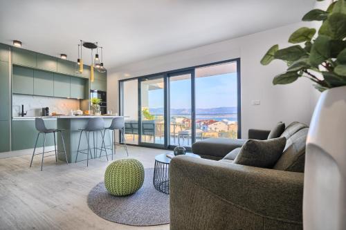 Slatine Apartamento | Imola's Place - Sea-View & Pool