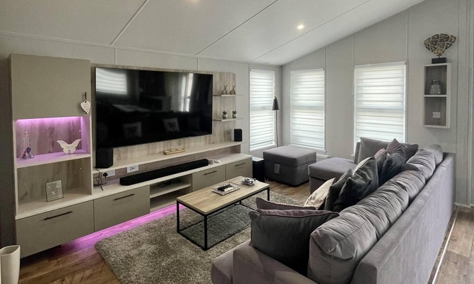Camber Cabina | Impeccable 3- bed luxury Lodge in Camber Sands
