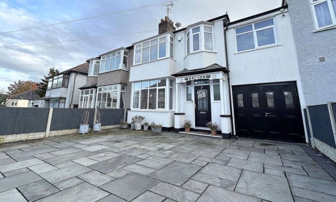 Liverpool Casa | Impeccable 4-Bed House in Liverpool