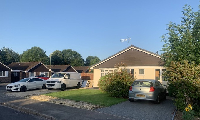 Eastleigh Otro | Impeccable Bungalow in Fair Oak, Hampshire