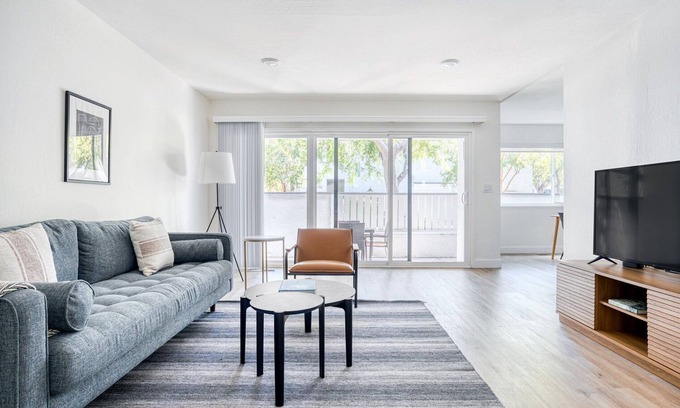 Cupertino Apartamento | Impeccable Cupertino 2BR, w/ Gym, Pool, W/D, walk to Apple, by Blueground