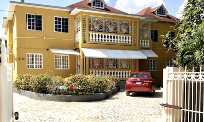 Montego Bay Casa | Impeccable Spacious 3 Bedroom Home Near Beach!