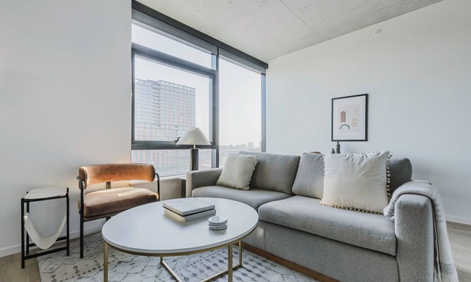 West Loop Apartamento | Impeccable W Loop 1BR w/ Gym, Pool, Rooftop, Spa & W/D, by Blueground