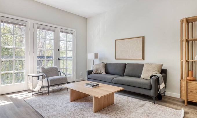 Westwood Apartamento | Impeccable Westwood 2BR nr Westwood Village, by Blueground