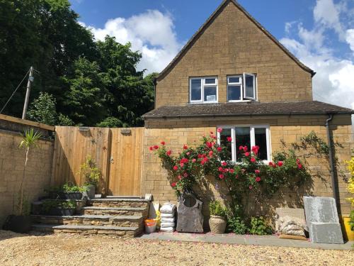 Bibury Casa | Imperfect home in perfect location, Bibury hot tub