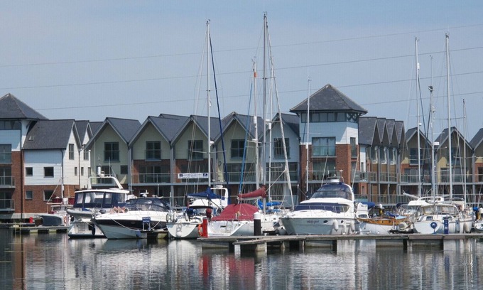 Whippingham Casa | La imposición y única casa de la orilla del agua marina en un entorno rural, cerca de las atracciones