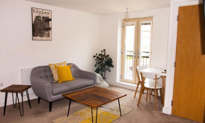 Leeds Casa | Impressive Urban Townhouse - Leeds City Centre