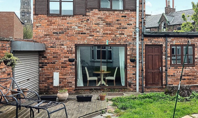 Sunderland Cabaña | In a convenient location with a garden and free city centre parking available, this detached propert