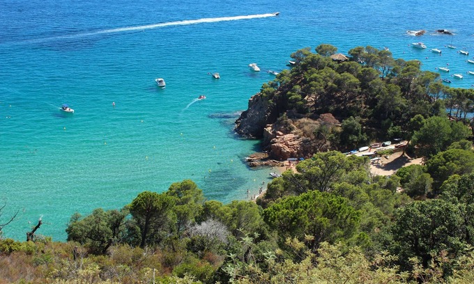 Canyet de Mar Casa | En cala, casa con piscina privada, WiFi, jardín y terrazas, terreno de petanca, vista al mar.
