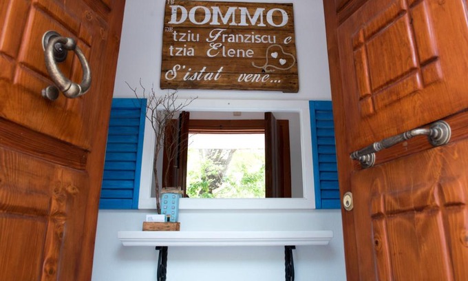 Orosei Casa | In Dommo de Tziu Franziscu e de Tzia Elene