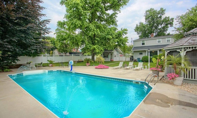 Mechanicsburg Casa | IN-GROUND POOL, Large Private Fenced Yard, Dining Gazebo, Outdoor Kitchen/Bath