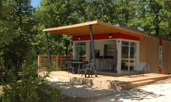 Saint-Cirq-Lapopie Chalet De Esquí | En Saint Cirq Lapopie, chalets luminosos con vistas panorámicas, piscina