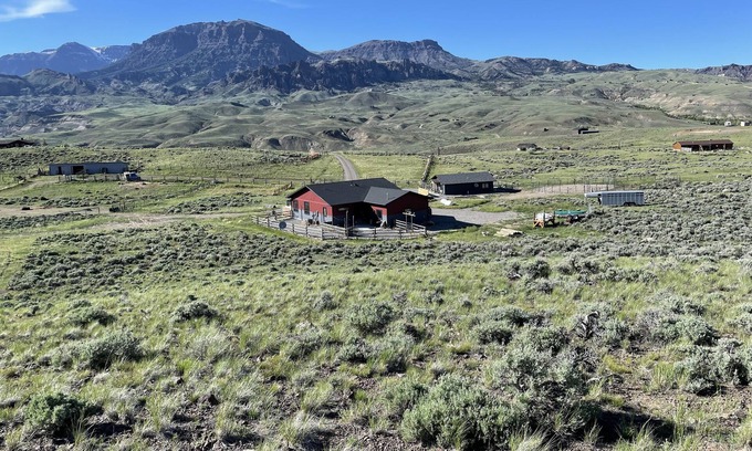 Cody Casa | In the beautiful town of Wapiti Wy, only 32 miles from E gate of Yellow stone