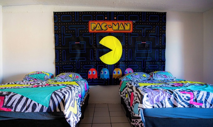 Mexicali Apartamento | En la mejor zona. Cómodo y original departamento con temática de los años 80s