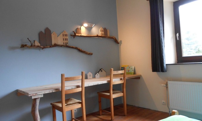 Bertrix Casa | En el bosque, una cabaña con encanto natural para grupos y familias.