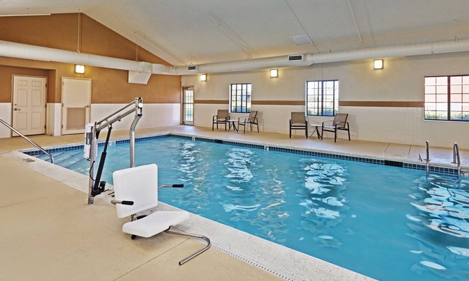 Glenview Apartamento | Estudio contemporáneo para viajeros de negocios | Gimnasio abierto las 24 horas + piscina cubierta