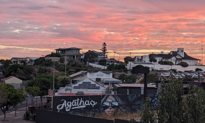 Port Noarlunga Casa | In the Heart of Port Noarlunga Township and a Minute Walk to Cafes and Beach!