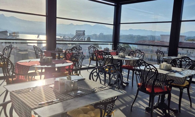 Kaleici Hotel | In The Middle Hotel