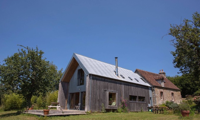 Cramenil Casa | En el campo de Normandía, encantadora casa de madera del arquitecto.