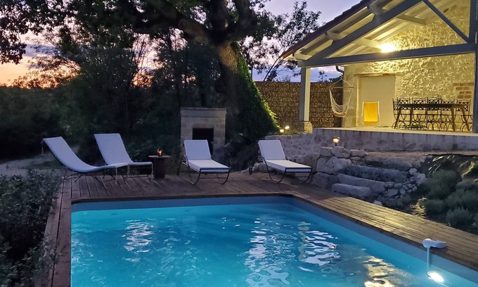 Beauville Casa | In the shade of the Bourdiel oak
