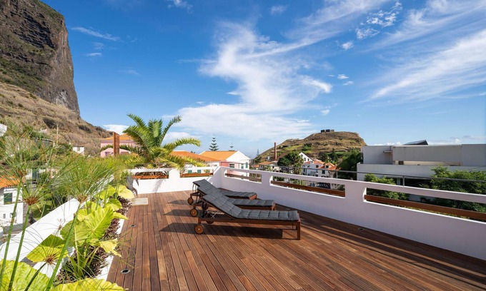 Porto da Cruz Apartamento | In the village, between the sea and the mountains - Madeira Surf Camp II