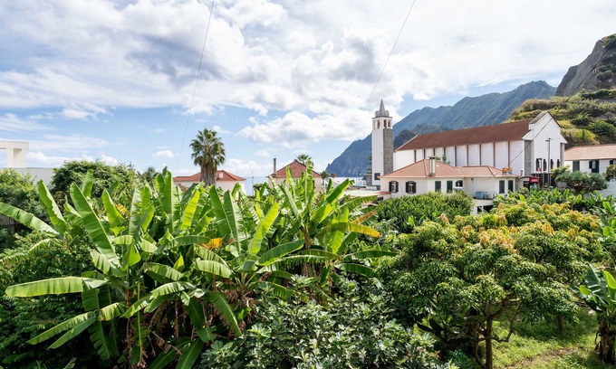 Porto da Cruz Apartamento | In the village, between the sea and the mountains - Madeira Surf Camp III