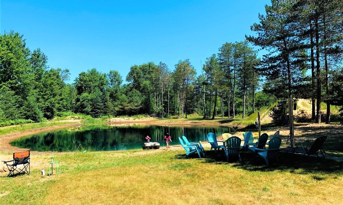 Free Soil Casa | In The Woods - Pet Friendly Waterfront