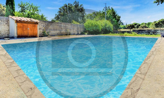 Suze-la-Rousse Casa | In this beautiful vacation home with pool you can enjoy a relaxing vacation.