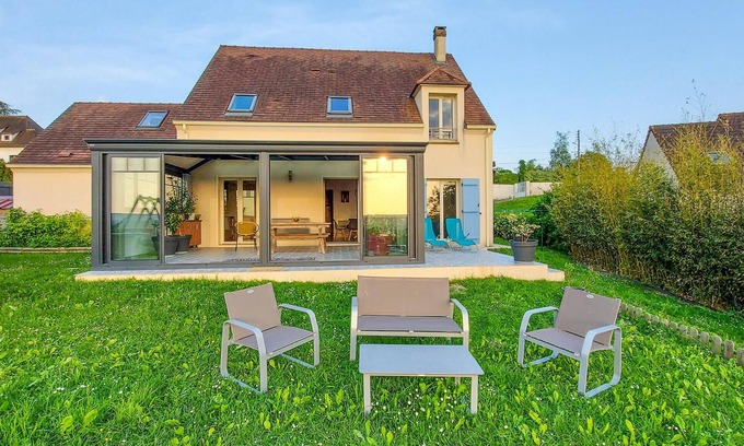 Saint-Martin-la-Garenne Casa | Alojamiento de 4 habitaciones en Saint-Martin-la-Garenn