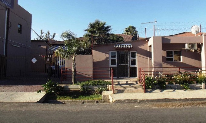 Parys Apartamento | In-Town Guest Lodge Parys