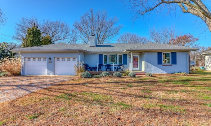 Rock Hall Casa | In Town, Rock Hall, Fenced-In Yard, 1 Block to Bay!!