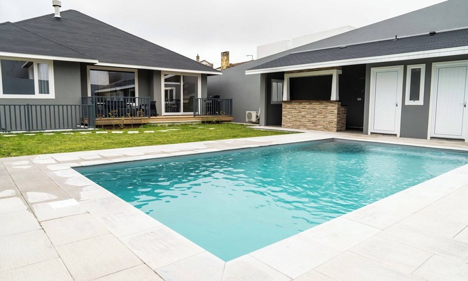 Vila Franca do Campo Apartamento | Incense - Newly built house with beautiful backyard,pool and mountain/ocean view
