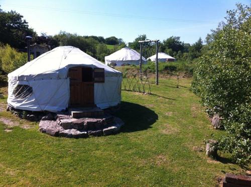Whitegate Otro | Inch Hideaway Eco Camping