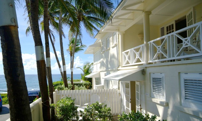 Silver Sands Apartamento | Inchcape Seaside Villas justo en Silver Sands Beach - Garden Apartment