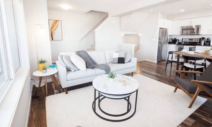 Fort Gary Casa | Incredible 3Bedroom Townhouse with Garage & Wi-Fi!