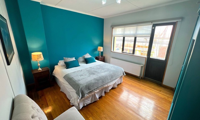 Punta Arenas Casa | Increíble Casa Duplex Downtown con Patio Interior