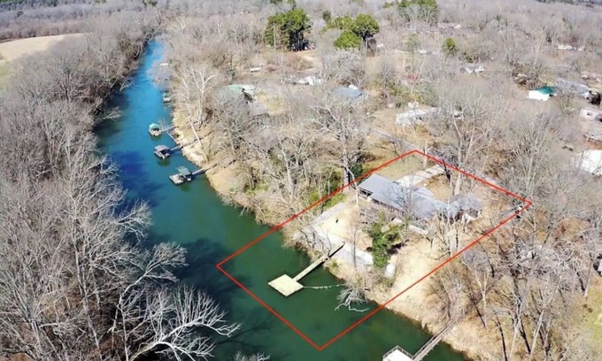 Pangburn Casa | Incredible Little Red River cabin w/ amazing indoor & outdoor spaces