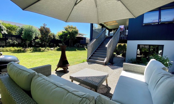 Ohope Casa | Incredible modern 5-bedroom home accessible to Ohope Beach and harbour
