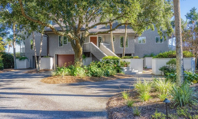 Seabrook Island Casa | Incredible Oceanfront Home-Sleeps 8! Huge Deck! Beach Access! Amenity Cards!