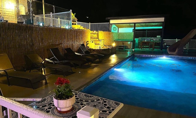 Indian Point Villa | Incredible Poolside Villa near SDC w/Hot Tub-Game Room-Stunning Lake VIEW!