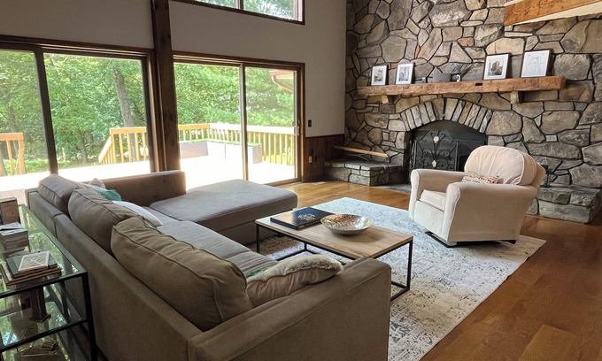 Hopewell Junction Casa | Incredible spacious family friendly getaway