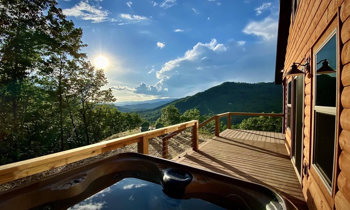 Bryson City Cabina | Incredible Views & Location/Private/Hot Tub/Wi-Fi
