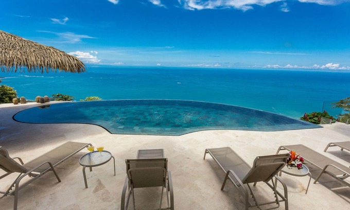 Dominical Casa | Vistas increíbles del Pacífico: ¡puestas de sol durante todo el año!