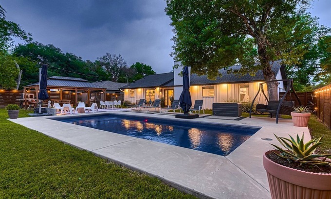 Westgate Casa | Incredibly Stylish Home wt Pool and awesome outdoor Hangout Space!