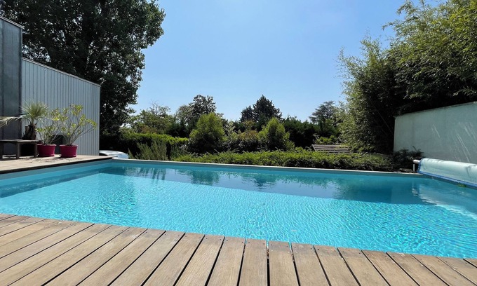 Saint-Didier-au-Mont-d'Or Apartamento | Independent studio in property with private swimming pool