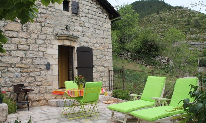 Sainte-Enimie Casa | Casa de piedra independiente con vistas a la ciudad medieval de Sainte Enimie