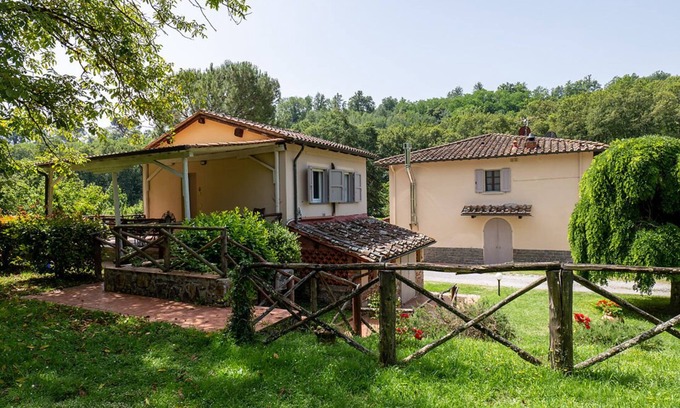 San Giovanni Valdarno Otro | Independent barn in Tuscany Chianti with pool and wide terrace private barbecue