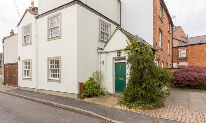 Oakham Casa | Independence House