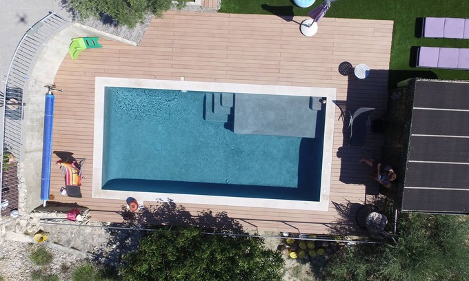 Saint-Saturnin-les-Avignon Casa | Apartamento independiente, colina tranquila con piscina
